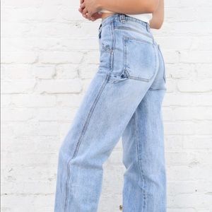 Brandy Melville: FEANNE LIGHT WASH JEANS small